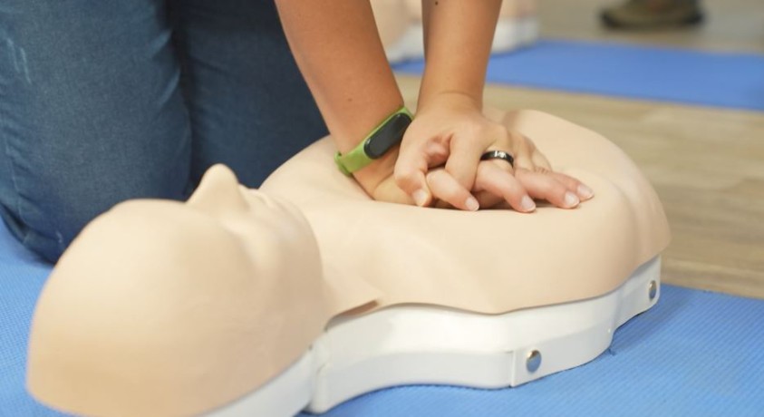 ვის შეუძლია დახმარება