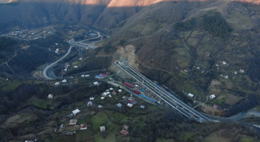 მსუბუქი და სამგზავრო ავტოტრანსპორტისთვის რიკოთზე გადაადგილების სპეციალური რეჟიმი უქმდება