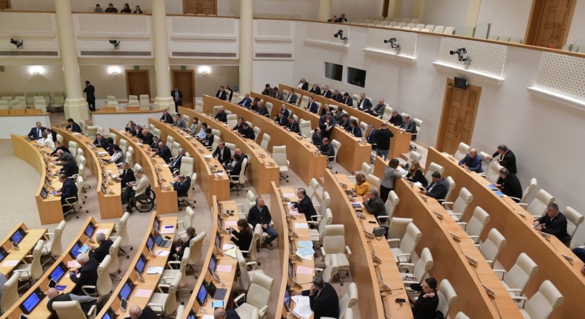 პარლამენტმა მესამე მოსმენით მიიღო ,,მაუწყებლობის შესახებ” კანონში ცვლილებები