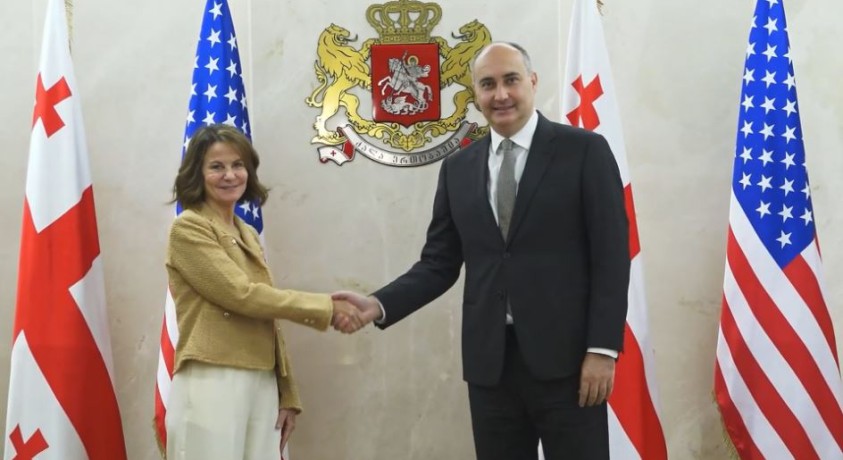 თავდაცვის მინისტრმა ჯუანშერ ბურჭულაძემ საქართველოში აშშ-ის ახალ ელჩს უმასპინძლა