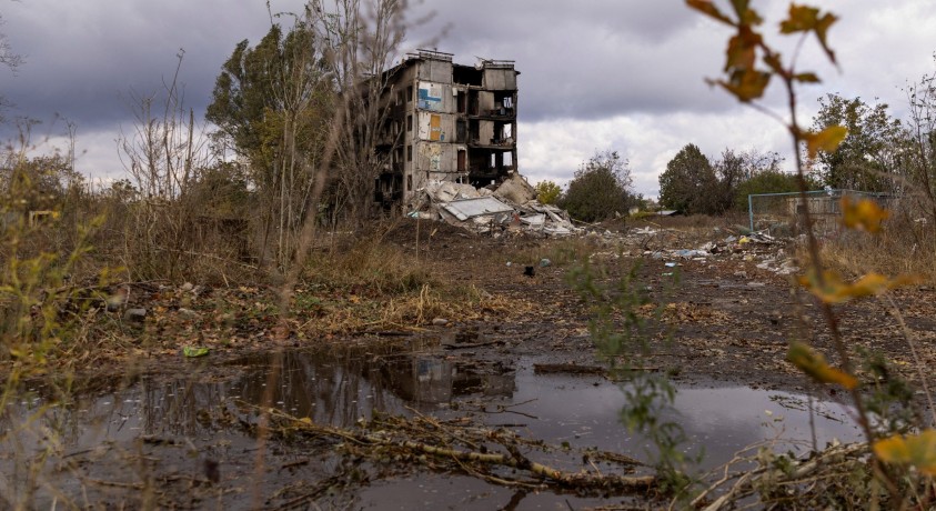 რუსეთის არმია დონეცკის რეგიონის გარეუბნების ალყაში მოქცევას ცდილობს