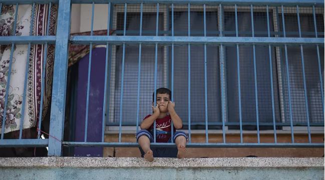 ღაზის დაბომბვის შედეგად გაქცეული პალესტინელები თავს უცხო ქვეყნის მოქალაქეებთან აფარებენ