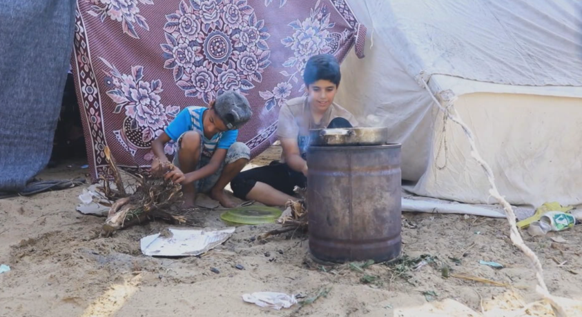 შიმშილი ღაზის დევნილთა ბანაკში