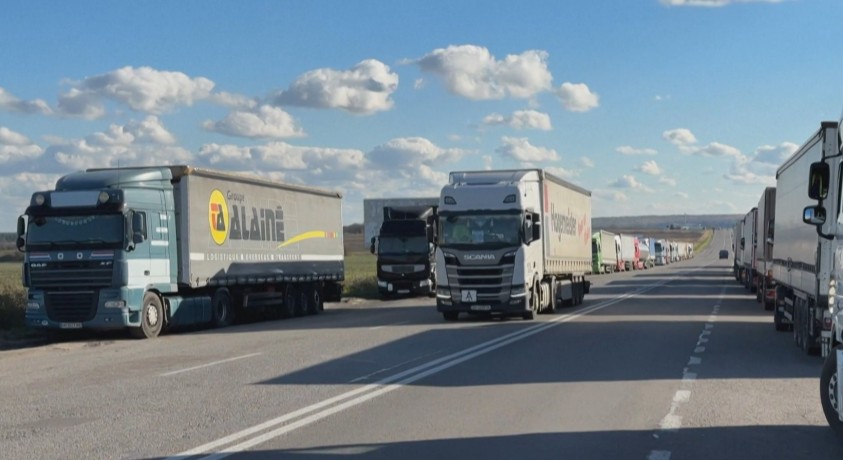 პოლონეთისა და უკრაინის საზღვარზე 20 ათასზე მეტი სატვირთო მანქანაა გაჩერებული