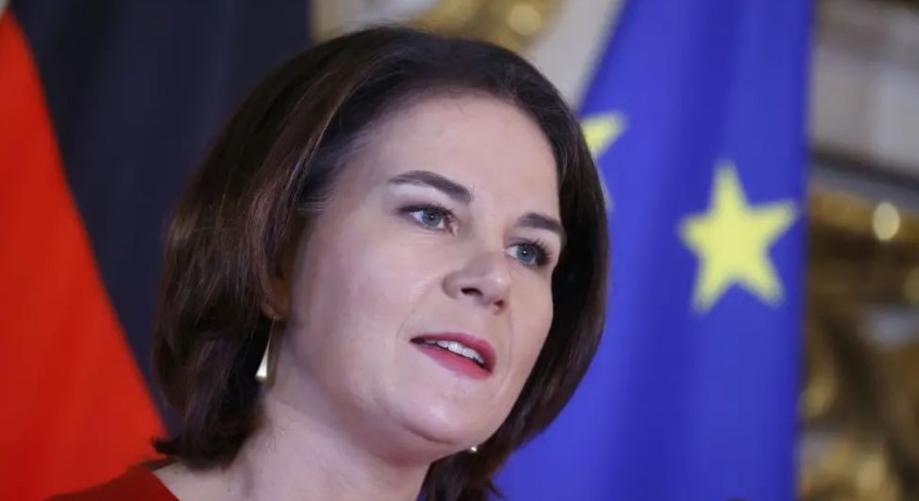 ანალენა ბაერბოკი პუტინს აფრთხილებს, ნაადრევად ნუ იზეიმებს