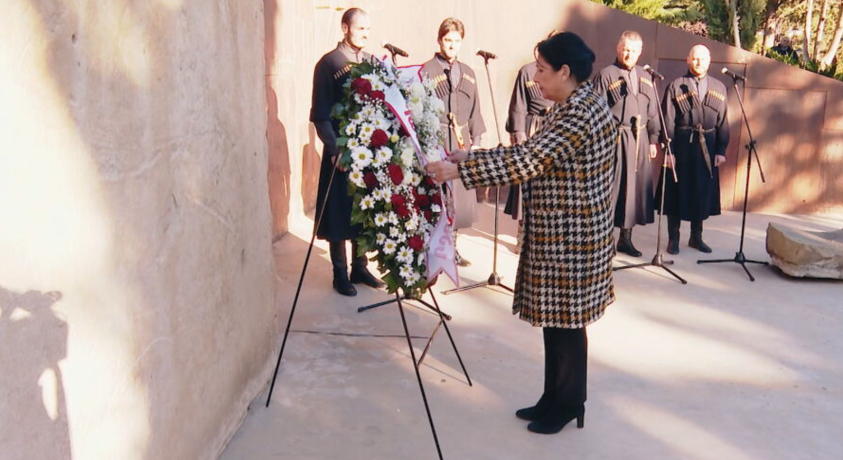 “ზნეობრივი მაგალითი”- “სამხედრო ცენტრის” წევრ 15 სამხედროს ეროვნული გმირის წოდება მიენიჭა