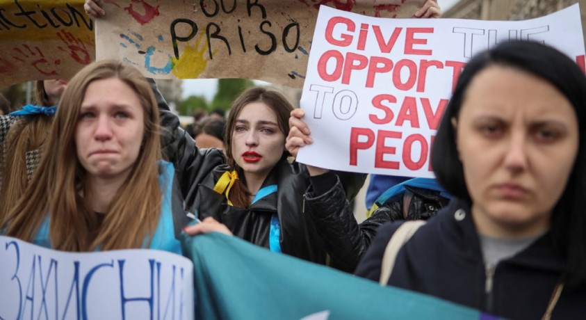 კიევში რუსების მიერ ტყვედ აყვანილი უკრაინელი ჯარისკაცების გათავისუფლებას ითხოვენ