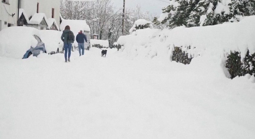ევროპის ზოგიერთ ქვეყანაში დიდთოვლობამ ავტომაგისტრალების პარალიზება გამოწვია