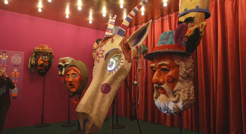 კიევში რკინიგზის ერთ-ერთ სადგურზე საშობაო გამოფენა იმართება