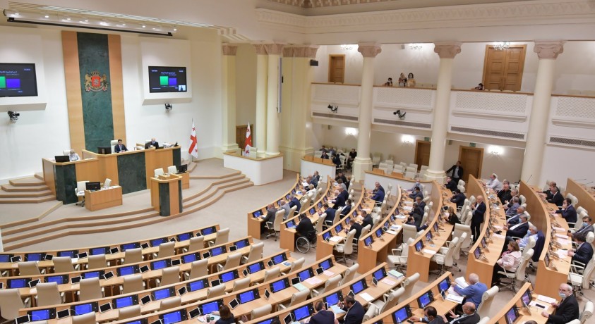 ქართველი პოლიტიკოსები პრეზიდენტის არჩევის წესთან დაკავშირებით კვლავ მართავენ დისკუსიებს