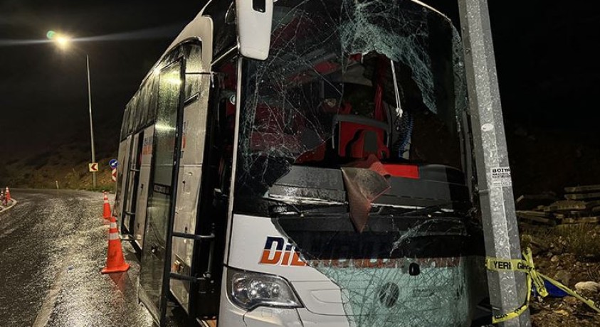 თურქეთში ავტოსაგზაო შემთხვევას 9 ადამიანი ემსხვერპლა