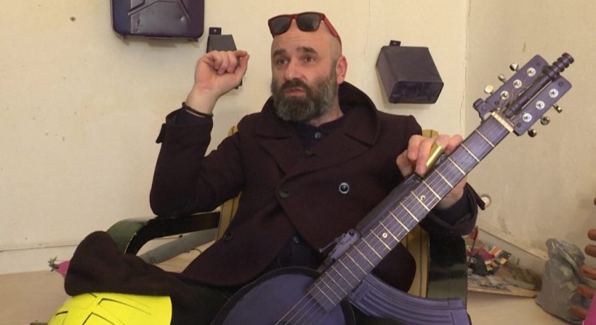 საბრძოლო იარაღებით შექმნილი მუსიკალური ინსტრუმენტები