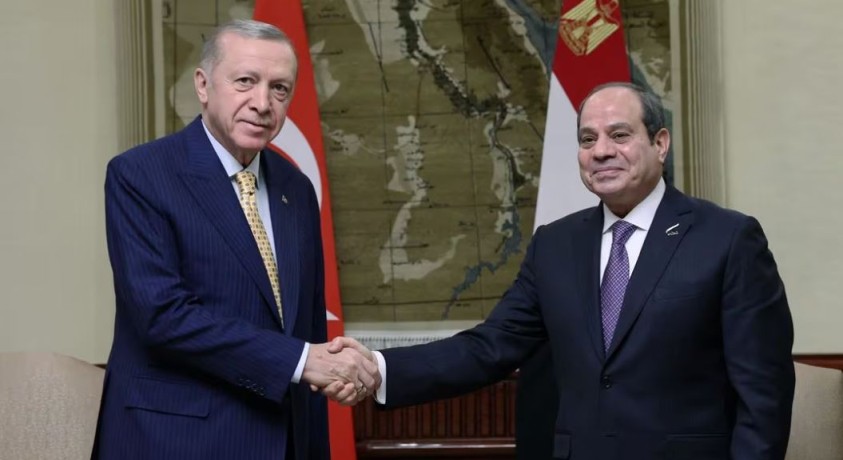 10 წლის განმავლობაში პირველად თურქეთის პრეზიდენტი ეგვიპტეში ჩავიდა
