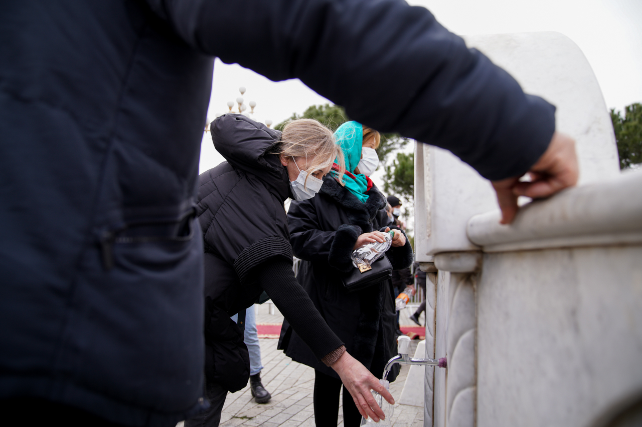 ნათლისღება ეკლესია რელიგია ნაკურთხი წყალი