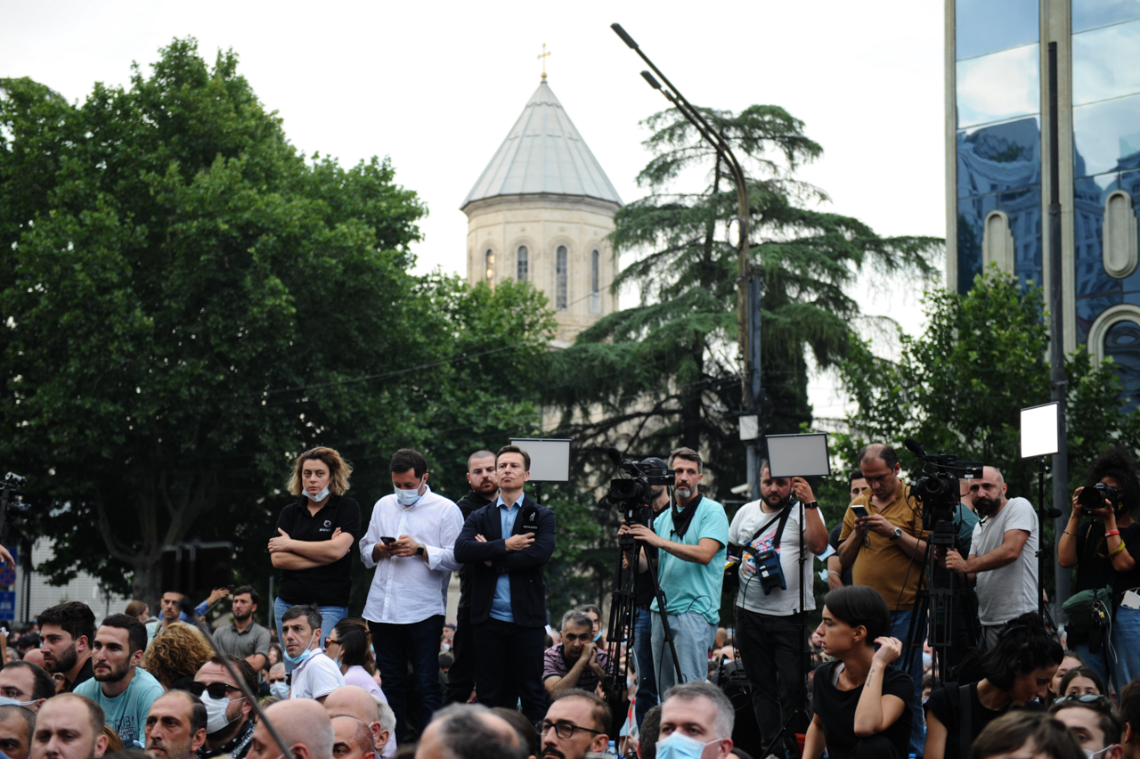 საპროტესტო აქცია პარლამენტის შენობასთან საპროტესტო აქცია პარლამენტის შენობასთან