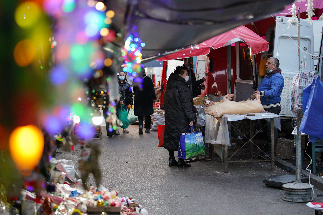 ბაზრობა ახალი წელი ვაჭრობა