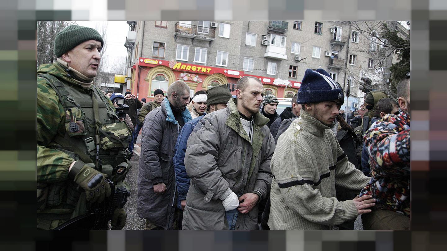 Украинские пленные. Пленные ВСУ В Донецке. Пленные киборги в Донецке. Украинские военнопленные в Донецке. Пленный украинский солдат Донецк.