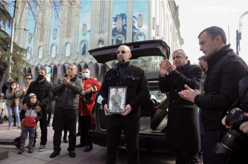 2360E7BB-34C8-404D-B7D6-7C14AAA14CA6