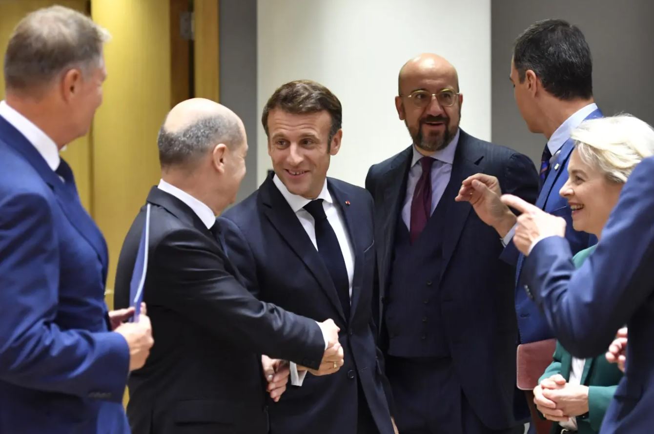 შოლცი მაკრონი