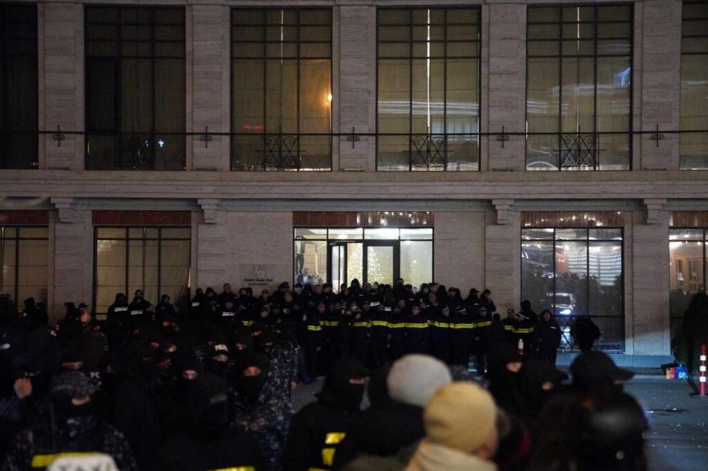 აქცია რესტორან ბაბილოსთან